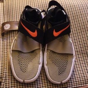 Nike Free RN Motion FlyKnit Sock Sneakers 9